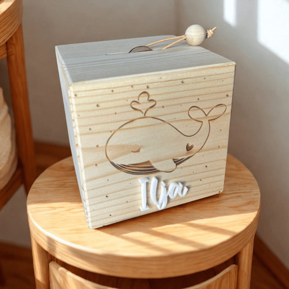Personalisierte Spardose Holz Wal mit Namen – Uniquestore