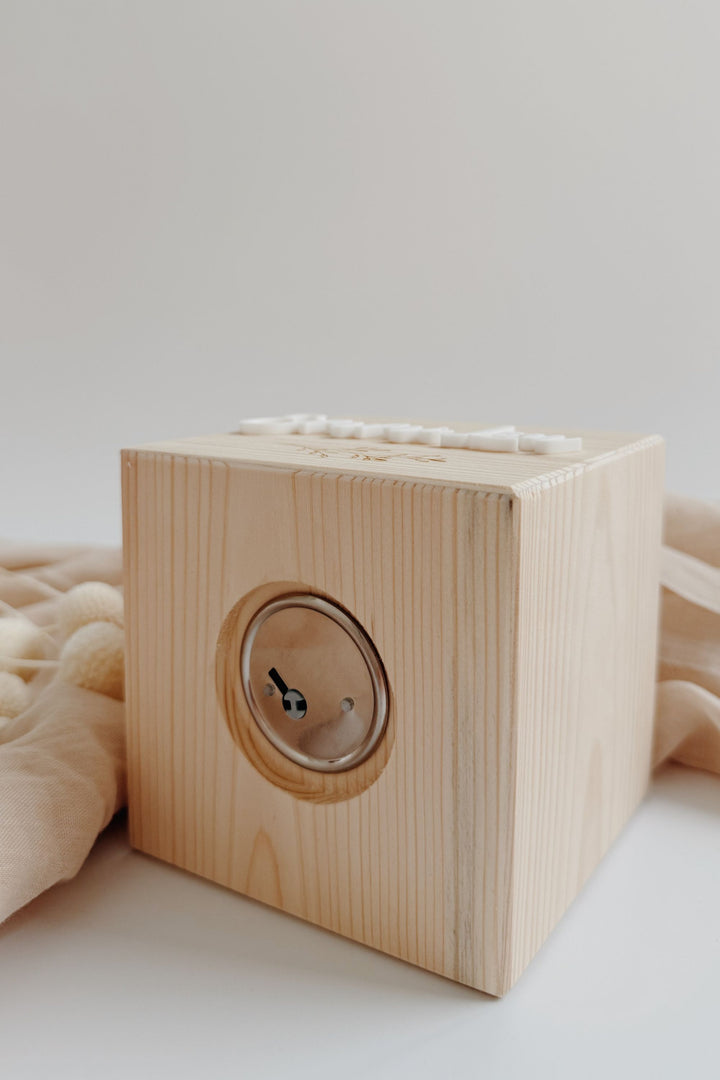 Spardose Wal aus Holz – personalisiert & handgemacht