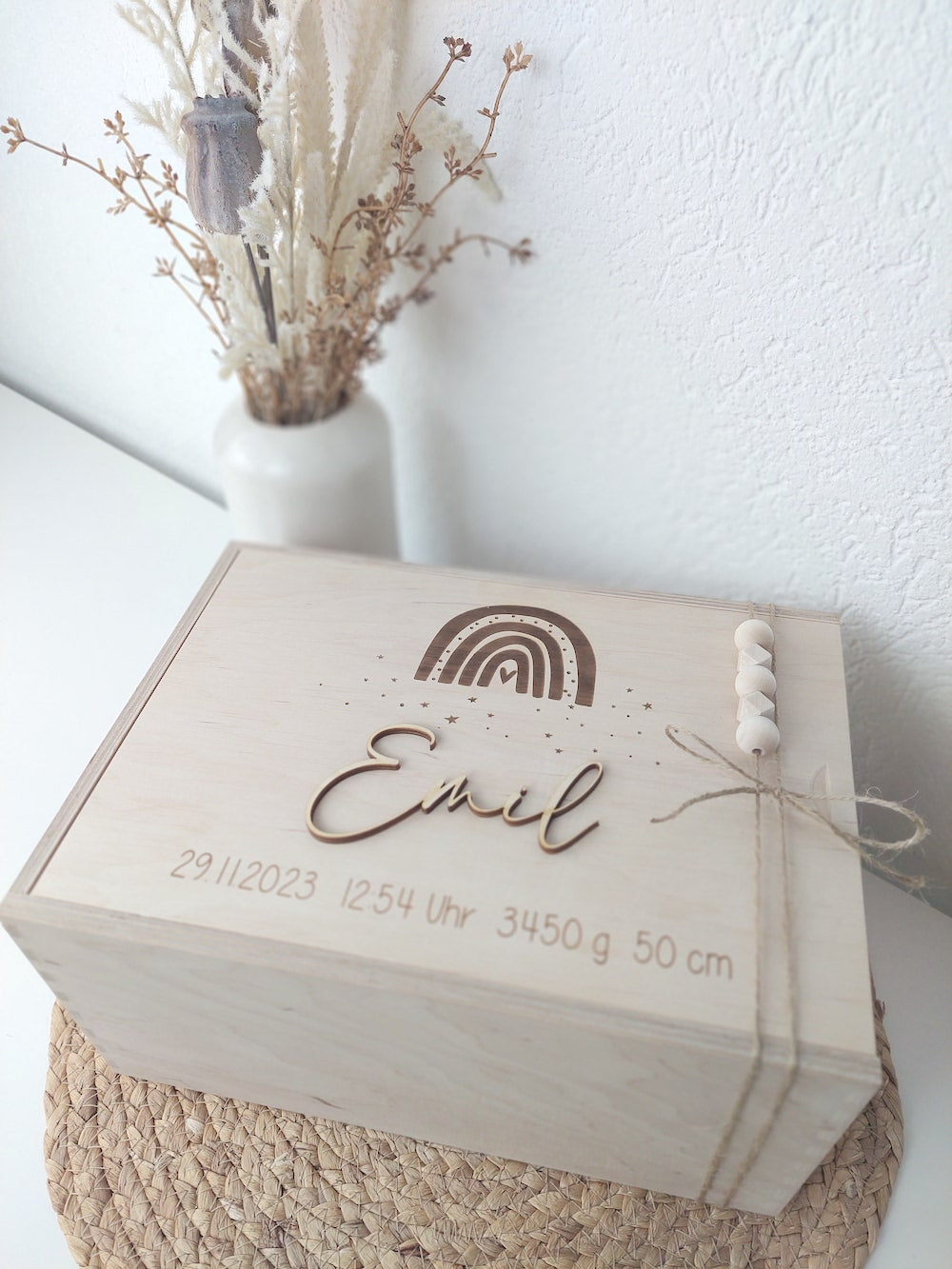 Baby-Erinnerungsbox aus Holz – Handgefertigte Schatzkiste mit individueller Gravur